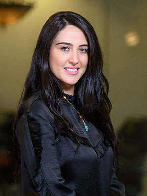Cici Behzad, Receptionist